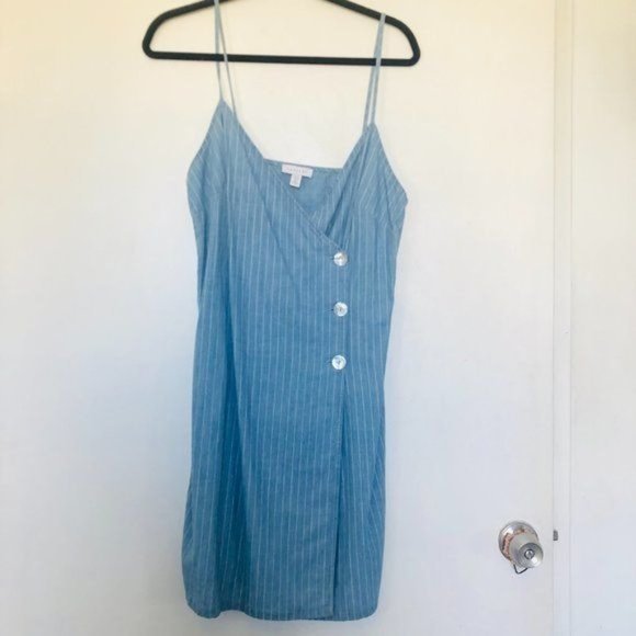 Topshop Dresses & Skirts - Topshop Blue Jean Pin Stripe Fold Over Pearl Button Dress- Size 8